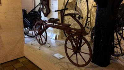 Fietsmuseum Velorama koopt de eerste Nederlandse loopfiets