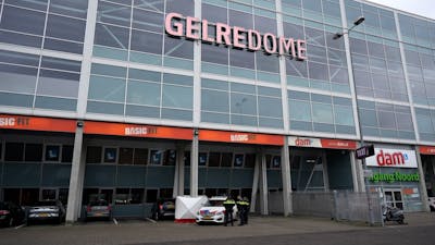 Dode aangetroffen in auto bij stadion GelreDome