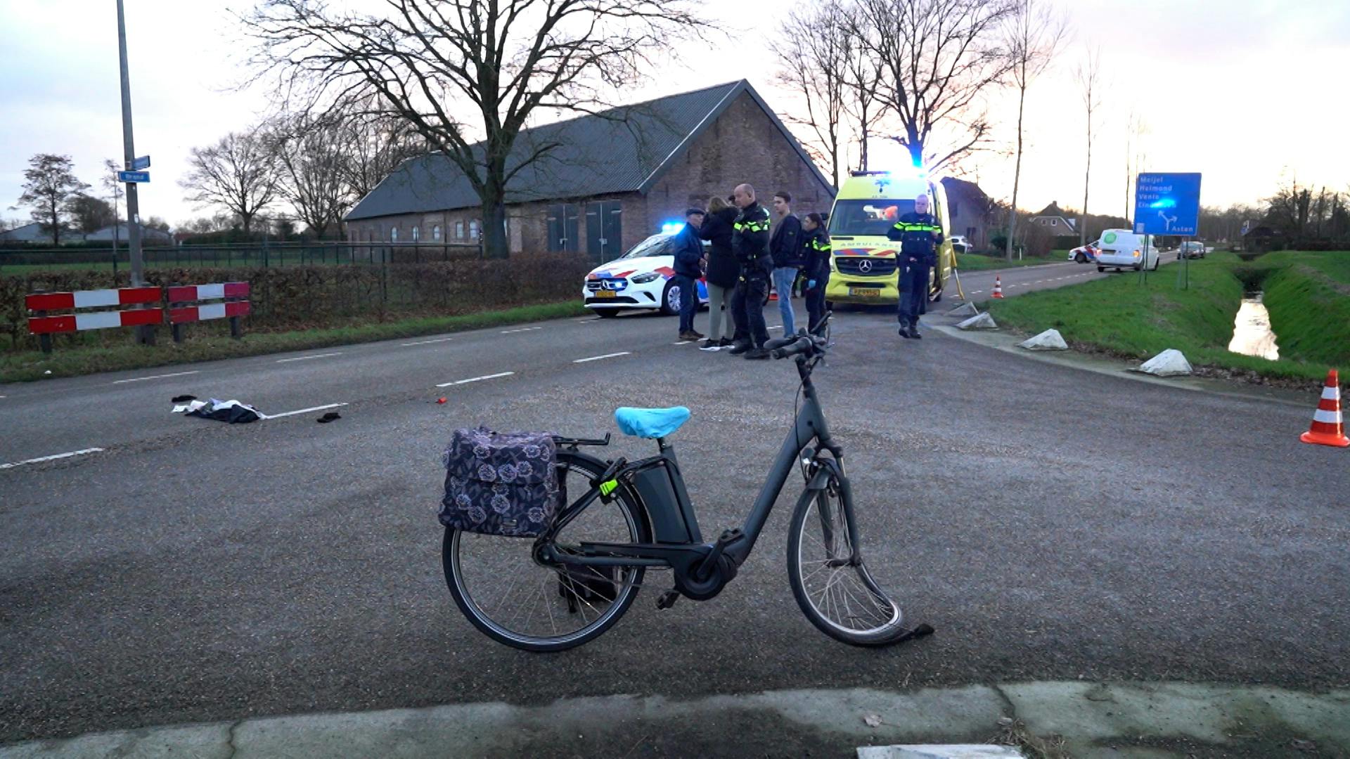 Fietsster Naar Ziekenhuis Na Botsing Met Busje In Asten