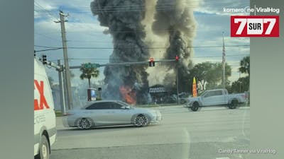 Incendie spectaculaire d'un magasin de feux d'artifice