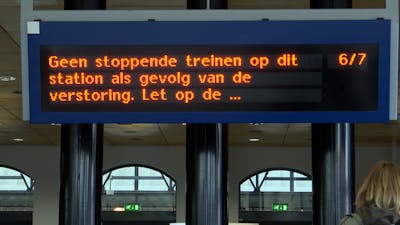 Chaos op Nijmegen Centraal door stilvallende treinen