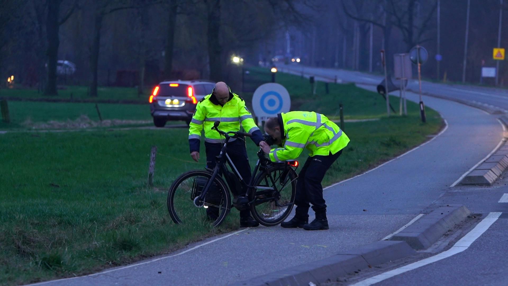 Fietser Ernstig Gewond Door Botsing Met Auto In Zetten