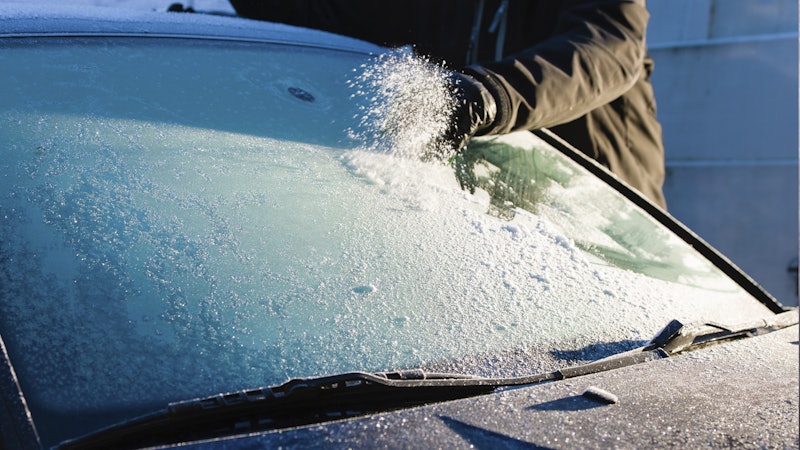 8 dingen die je vooral in de winter altijd in je auto moet hebben
