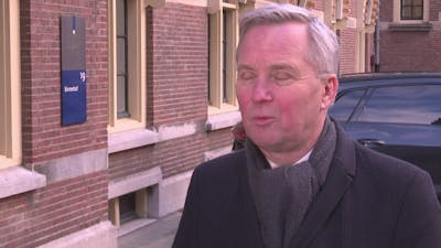 Van der Burg dempt zorgen over asiel: 'Niet ontwrichtend'