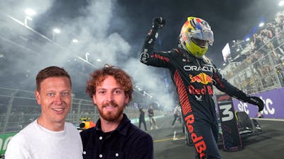 Feest bij Red Bull: 'Safety car kwam nét te vroeg voor Max'