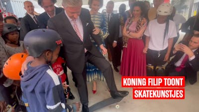 Koning Filip toont zijn beste skatekunstjes in Zuid-Afrika