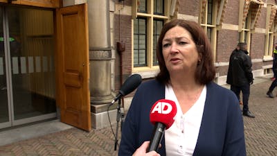 Minister Helder bezorgd over energiekosten sportclubs