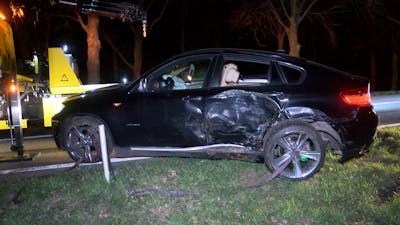 Gestolen BMW crasht in Goes na politieachtervolging