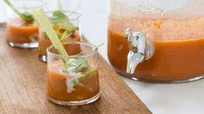 Thaise gazpacho met garnaaltjes en avocado