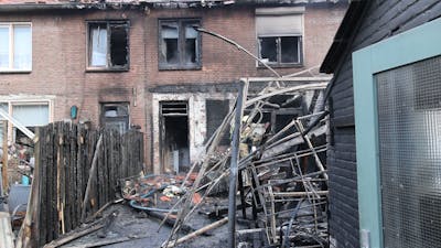 Drie woningen onbewoonbaar door grote brand in Den Bosch
