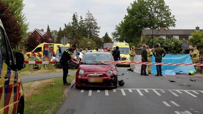 Twee vrouwen op scooter zwaargewond bij ongeval in Harskamp