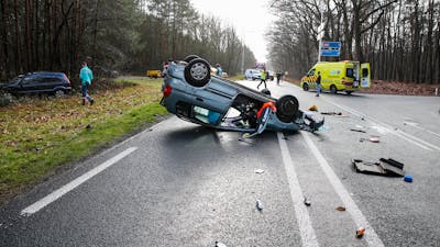 Heftig ongeluk bij afrit A50 richting Beekbergen