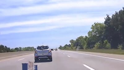 Amerikaanse politie volgt 10-jarige bestuurder op snelweg