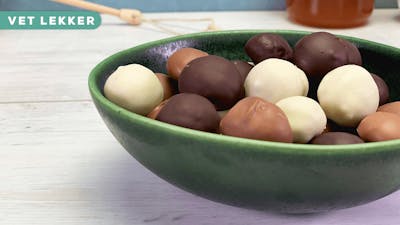 Zo bak je chocolade-kruidnoten voor Sinterklaas