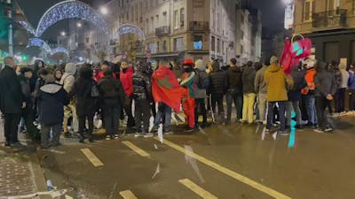 Mensenketting houdt heethoofden in Brussel tegen