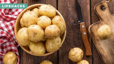 Met dit stuk fruit lopen je aardappelen minder snel uit