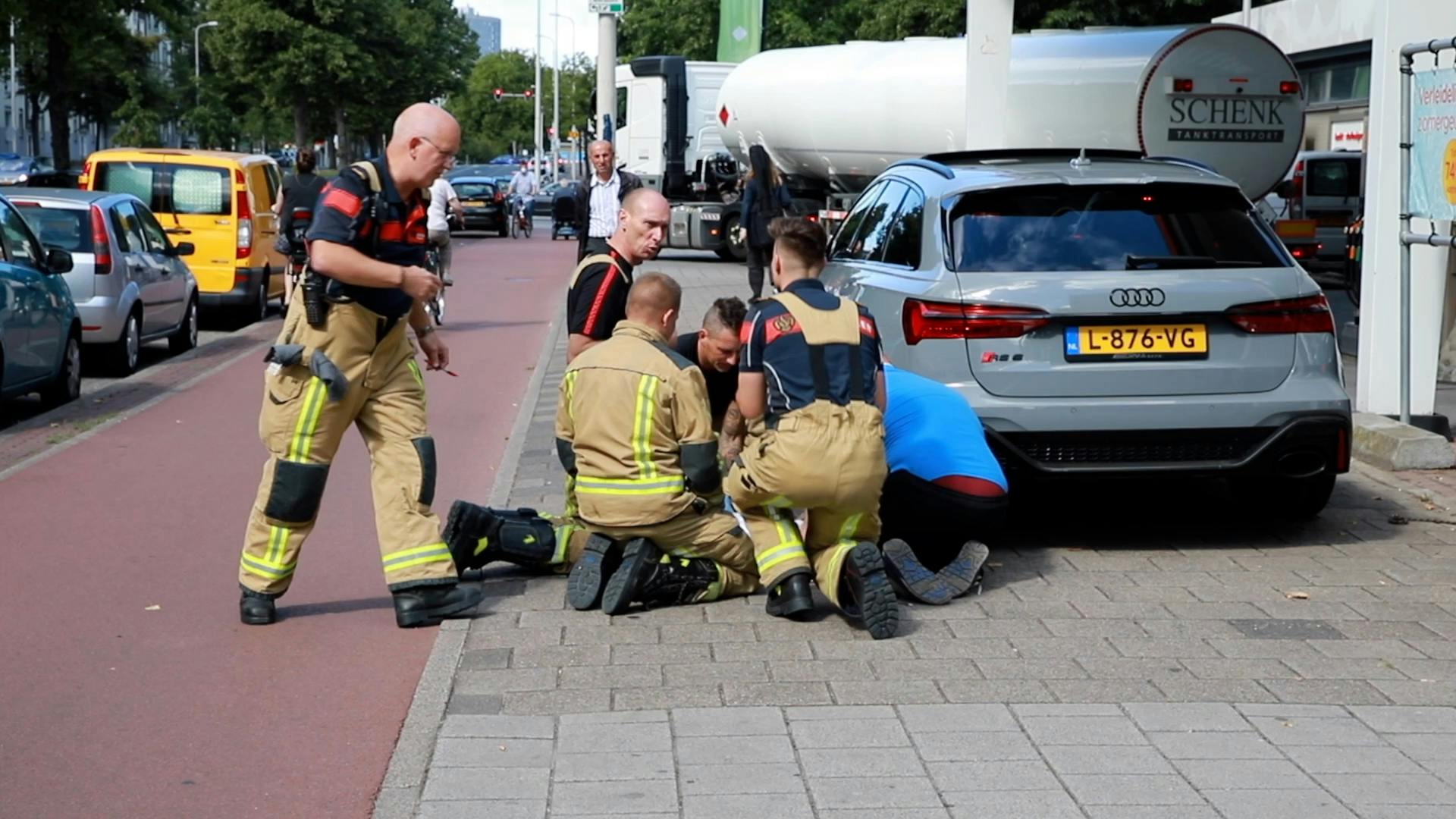 Hond Raakt Zwaargewond Bij Aanrijding Op Troelstrakade