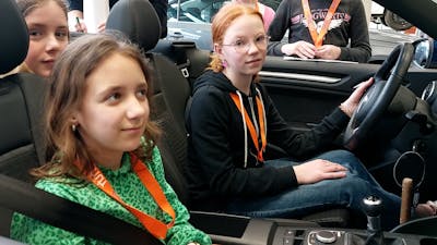 Girlsday op Arnhemse school: 'Iedereen mag doen wat-ie wil'