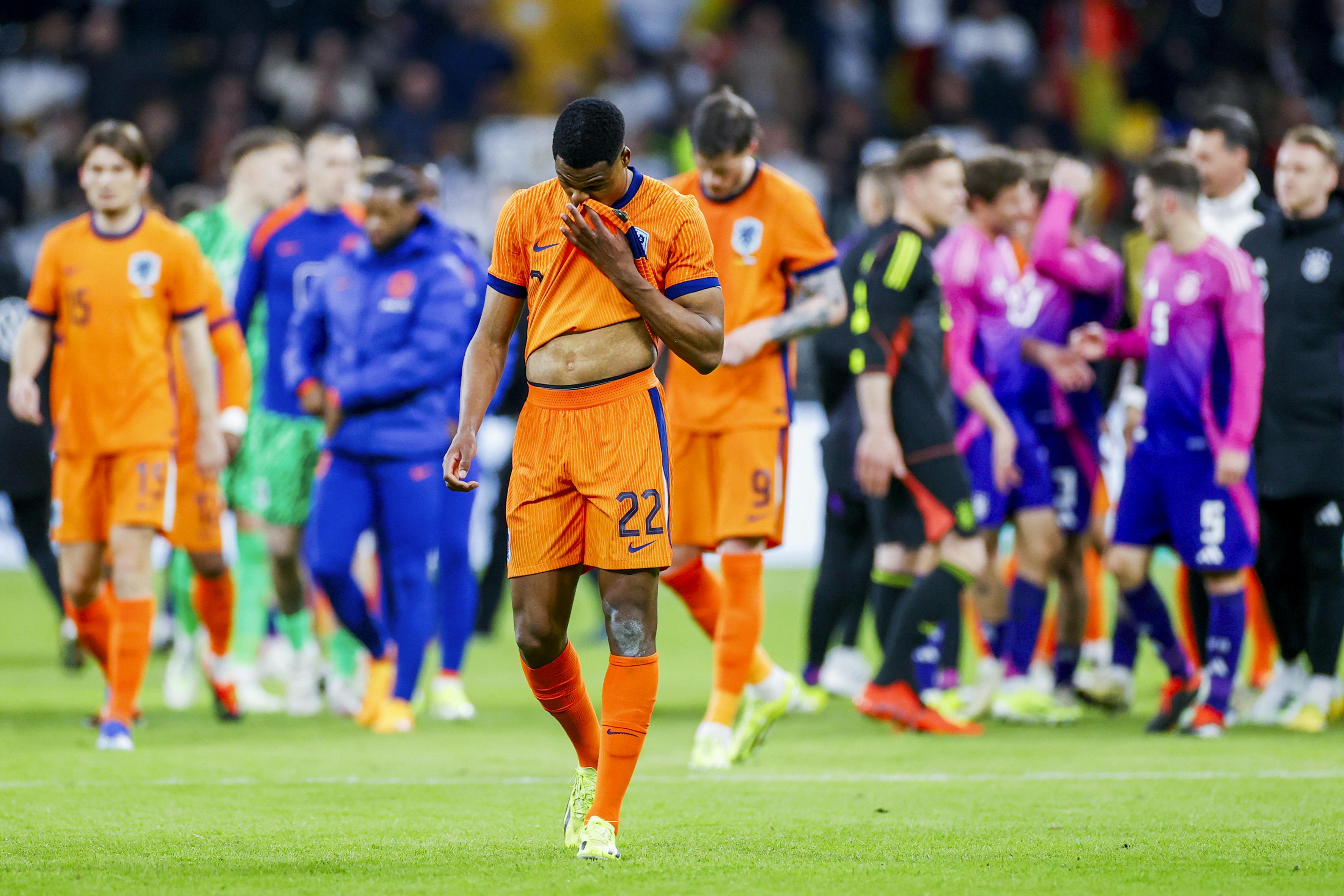 Samenvatting: Nederland verliest met 2-1 in Duitsland