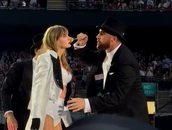 Travis Kelce doet mee aan show Taylor Swift in Londen