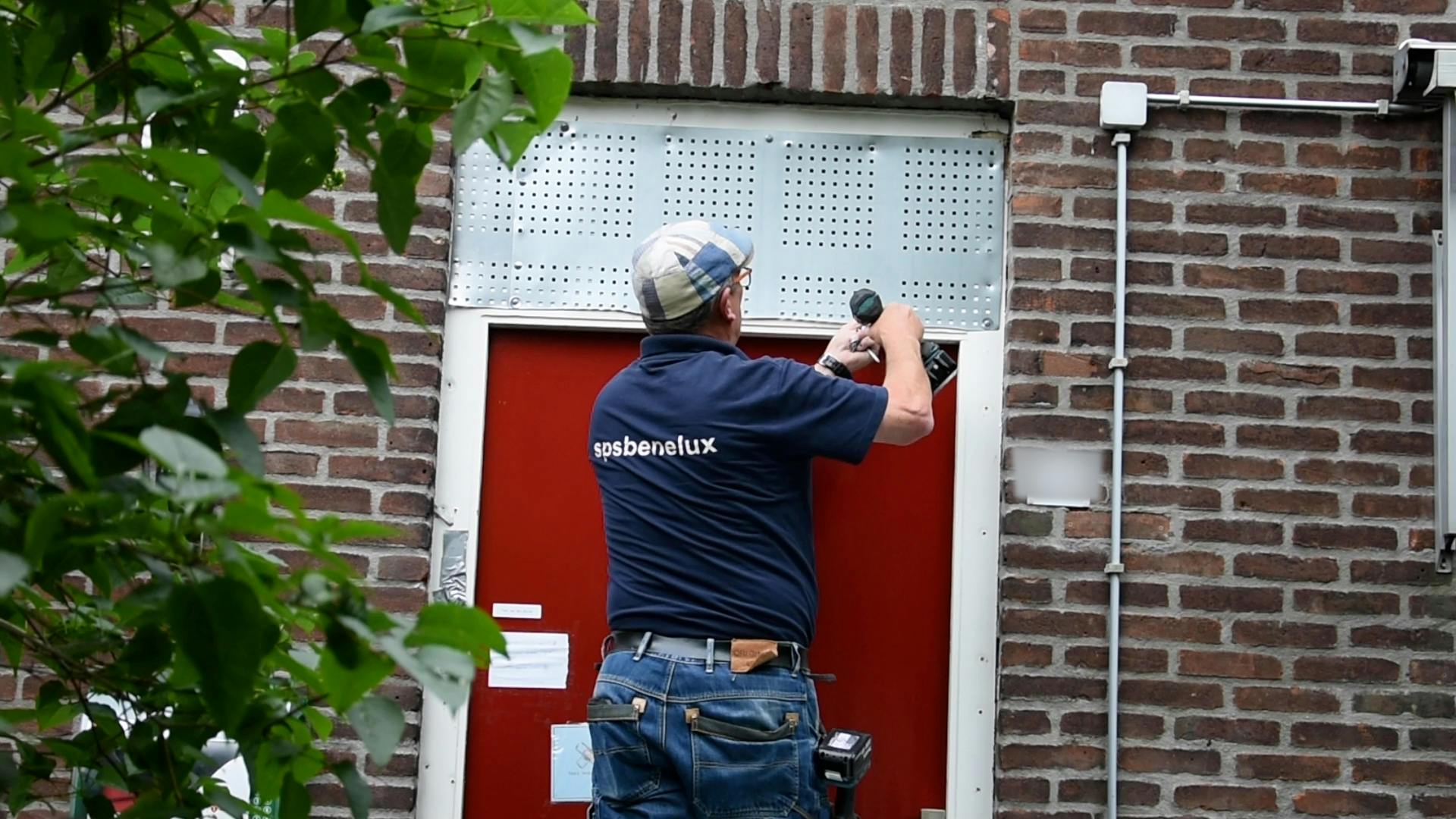 Huis Pleegouders Van Mishandeld Meisje Nog Beter Beveiligd