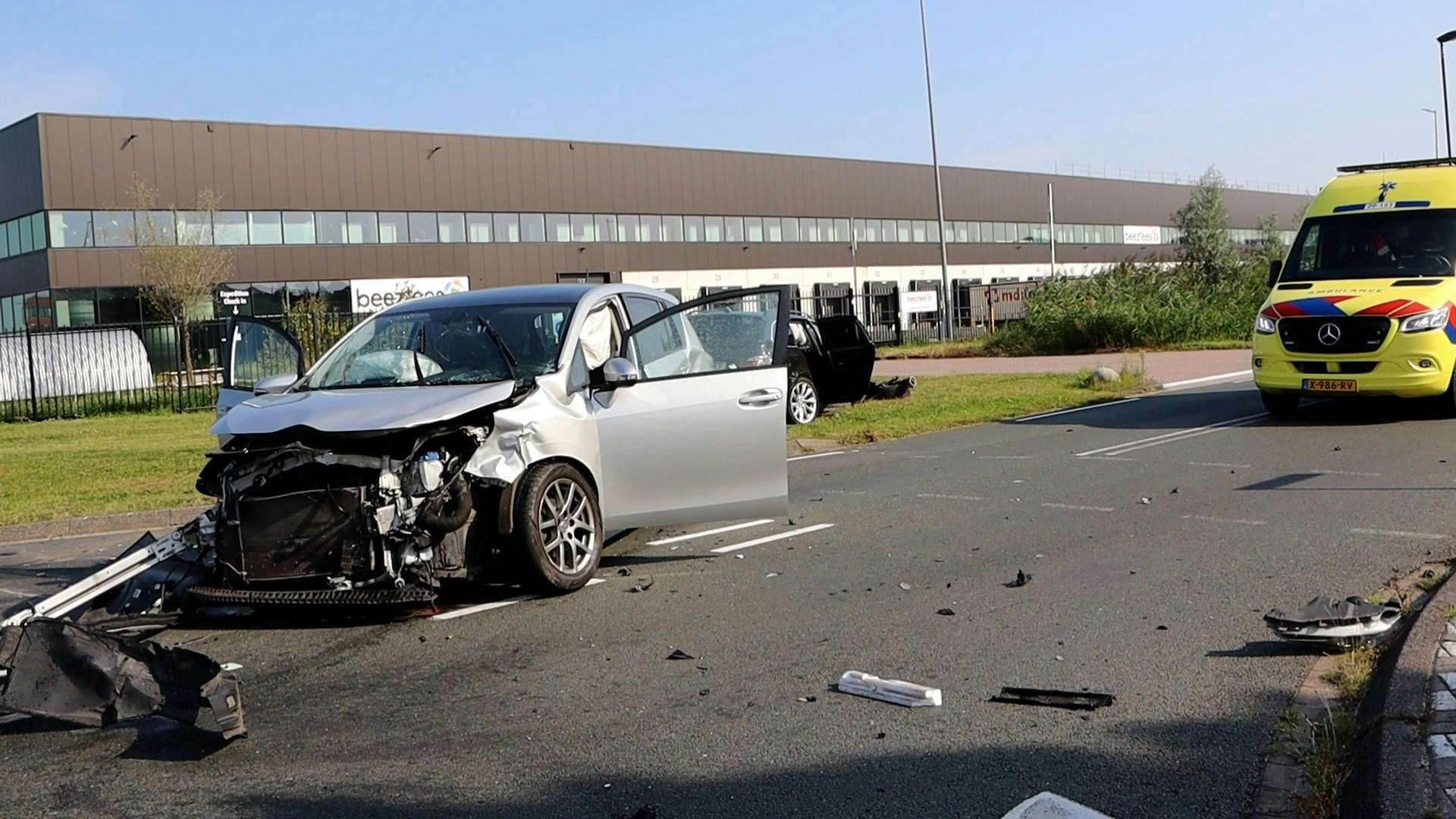 Ongeval Op Kruising In Waalwijk, Twee Auto's Total Loss